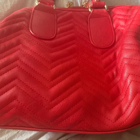 Red Quilted Handbag with Pearl Accents - Picture 6 of 7